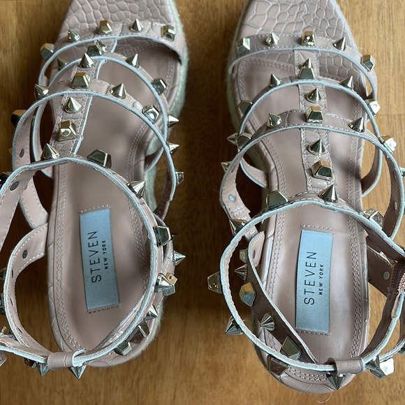 STEVEN New York Scoutt wedge espardille size 8. Nude with yellow gold hardware. - Picture 6 of 9